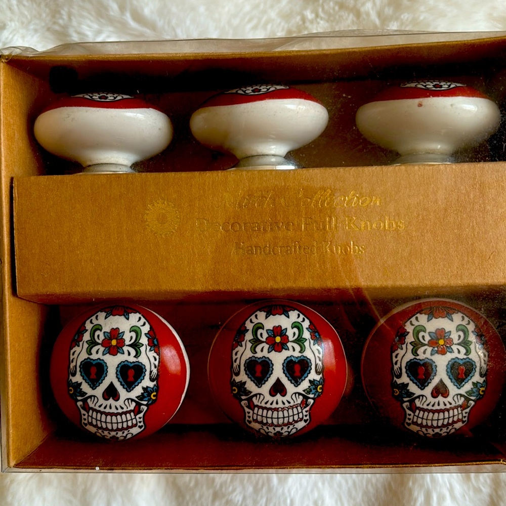 💀☠️Mileh Collection Set of 6 Ceramic Decorative Pull Knobs NIB